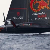 Alinghi erringt in der Vorausscheidung zum America’s Cup den zweiten Punkt – damit sind die Schweizer Segler nicht mehr Letzte